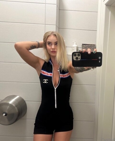 arielaxxx OnlyFans