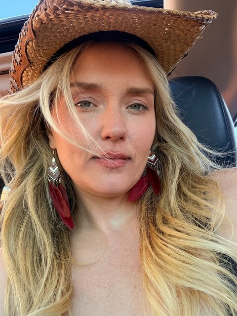 Battle Blonde 🪖 OnlyFans