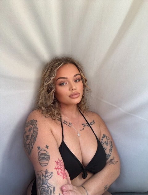 bratzbabyy94 OnlyFans