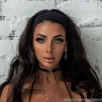 carolinequeen OnlyFans