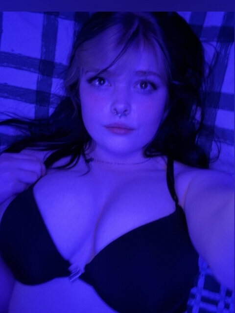 dollzieeefree OnlyFans