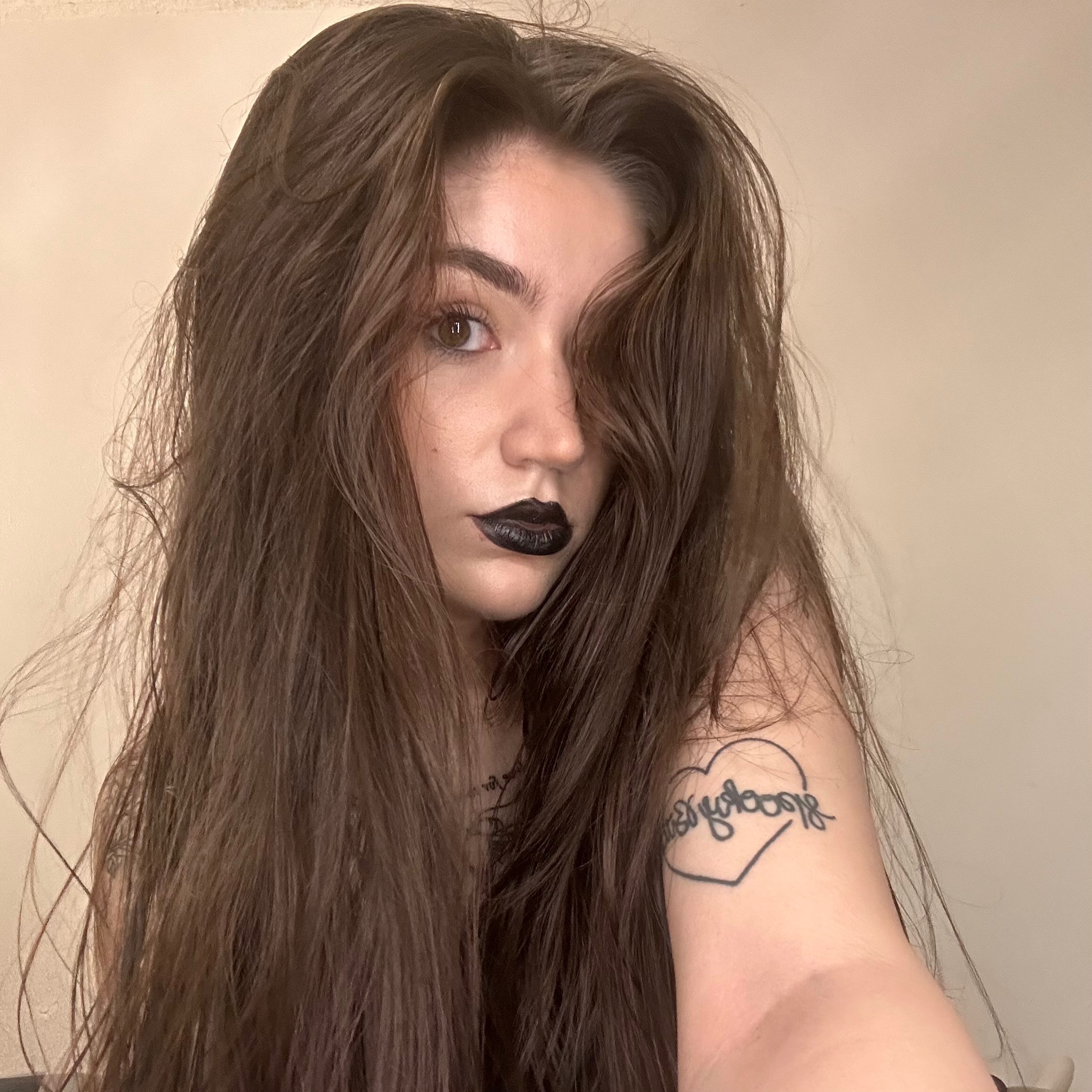 goth mommy loves you🖤 OnlyFans