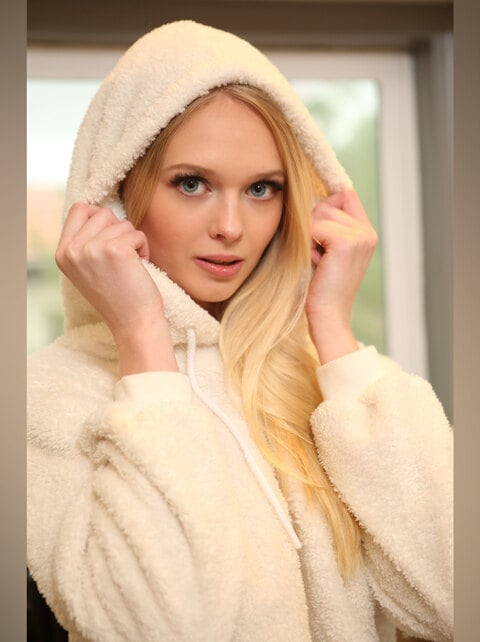 Emily Nicks Blondinen OnlyFans, rank #7 on Erogram