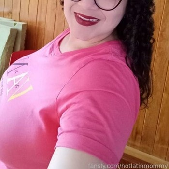 hotlatinmommy OnlyFans
