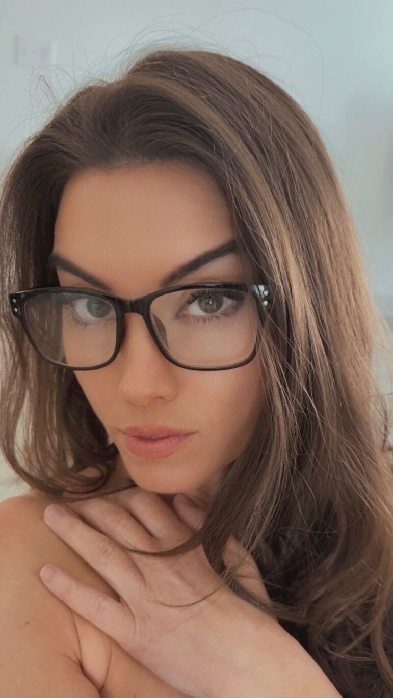 GABBY THE HOTWIFE OnlyFans