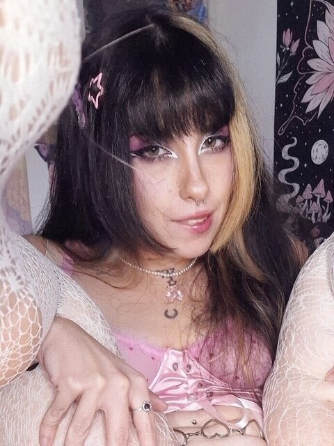 kitsunnewaifu OnlyFans
