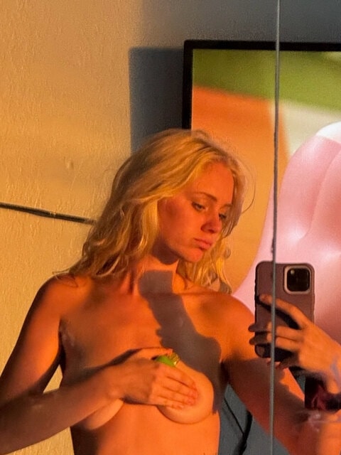 Indian OnlyFans model preview
