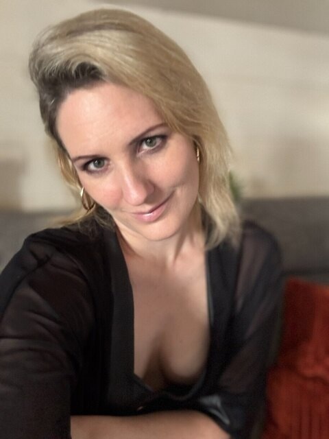 nora-swingt OnlyFans