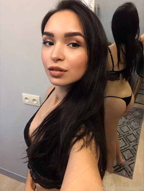 petitesofiapetros OnlyFans