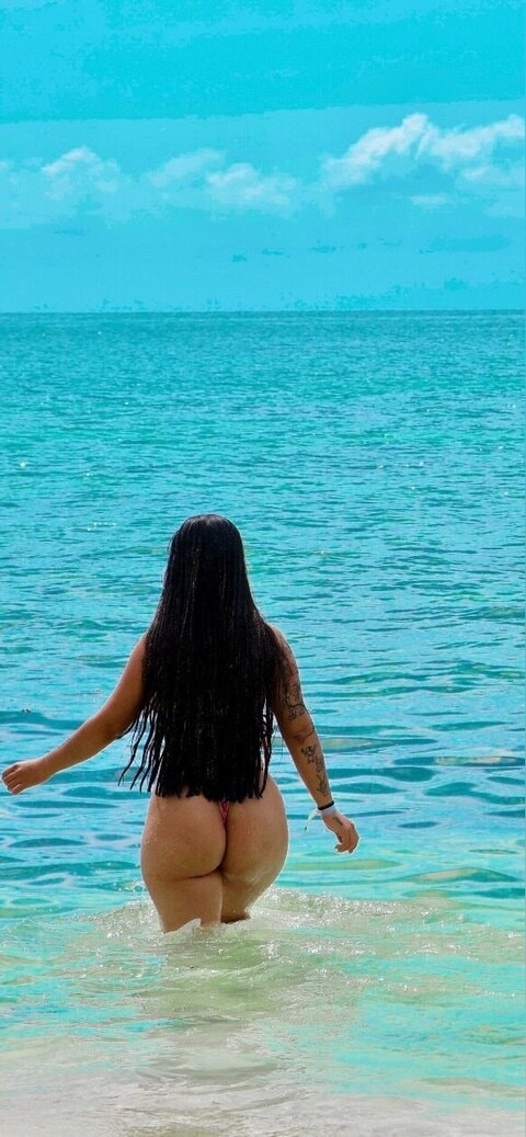 roxannegomezof OnlyFans