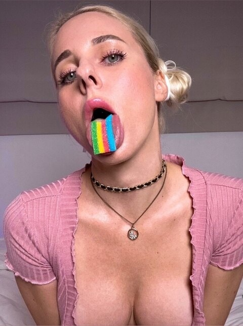 sandrapink OnlyFans