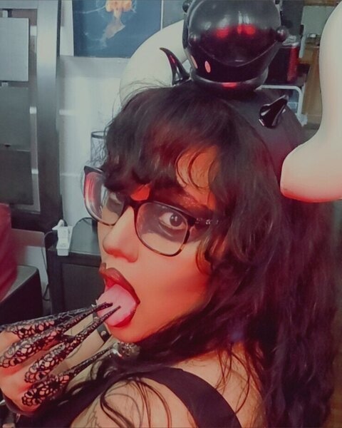 snugglegothbunny OnlyFans