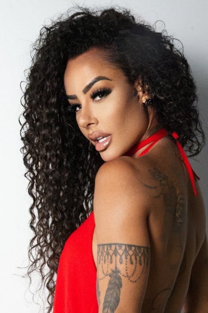 Sue Môura OnlyFans