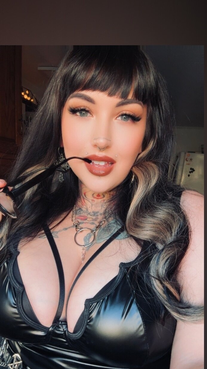 Variska Thornhale VIP OnlyFans