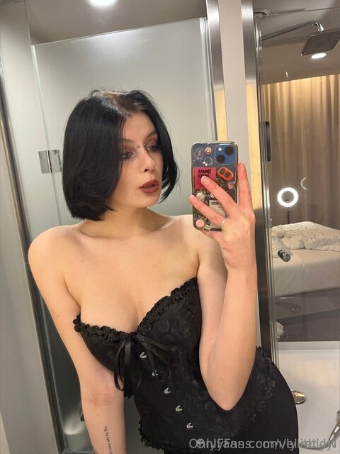 velvet_lyl OnlyFans