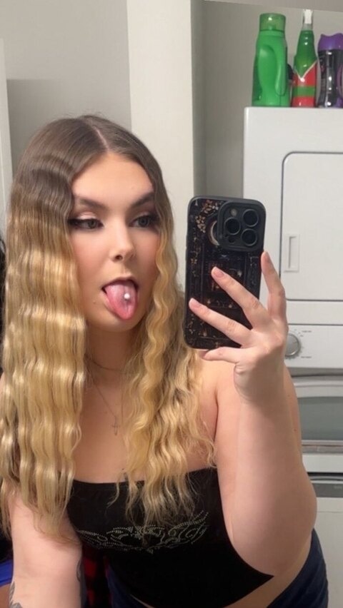 yourgirlserenaxo OnlyFans